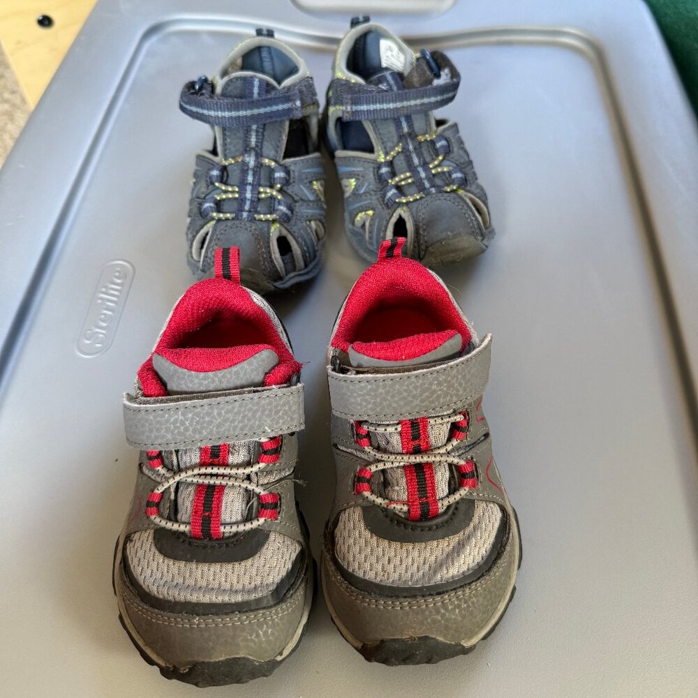Merrell size 6.5c hiking and water shoes